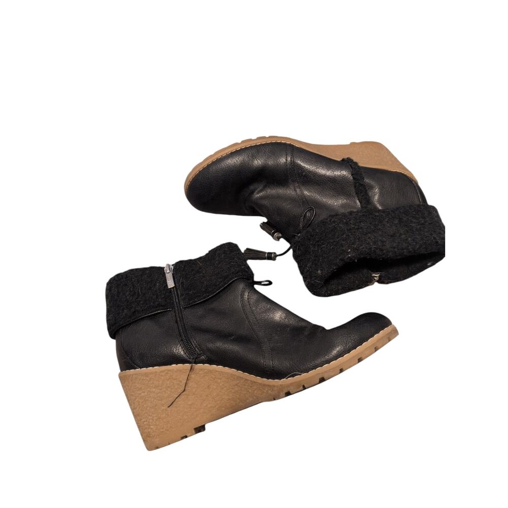 GH Bass & Co Carol Booties Size 10 Black Faux Fur Wedge Zip Up Fair Condition